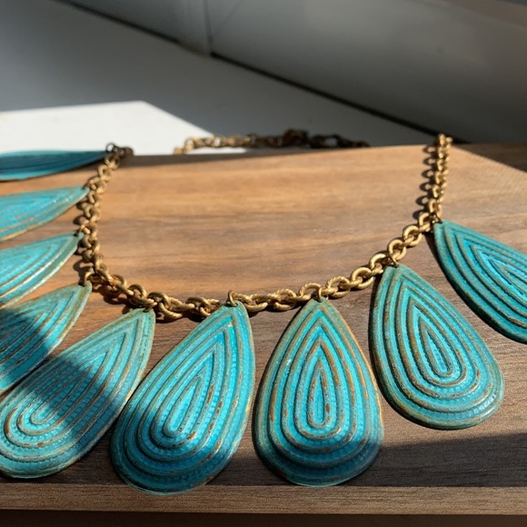 WE DREAM IN COLOUR Chunky Gold & Teal Necklace - Picture 2 of 4